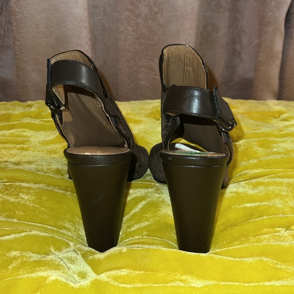 Calvin Klein Size 9.5 Brown Velour Peep Toe Block Heels - Picture 6 of 11